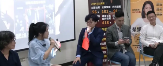 冲徐巧芯说明会！双方舌战1小时　吴静怡喊：从没觉得徐不适任大罢免延烧，国民党