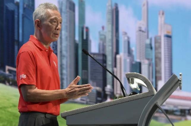 现在的新加坡，怕是真的坐不住了！为什么？因为中国人正在一步步砸掉他们端了几十年的