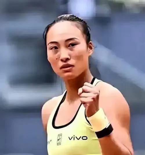 美网主办方现在肠子都悔青了吧？拒绝给伤愈复出的郑钦文外卡，非要把名额留给久疏战阵