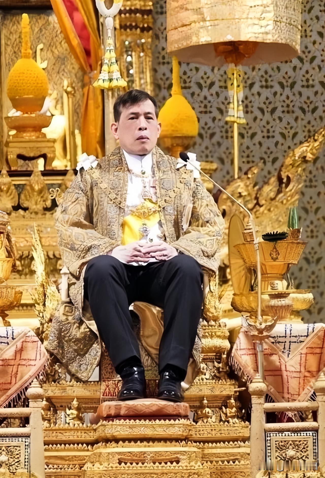 果然被我猜中了为什么泰国国王哇集拉隆功在2025年首次大国访问选择了北京而不