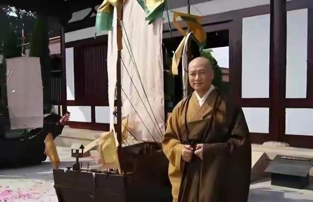 遁入空门？迟重瑞寺庙诵经,百亿遗产说扔就扔,白岩松一语道破真相这句“迟重瑞心