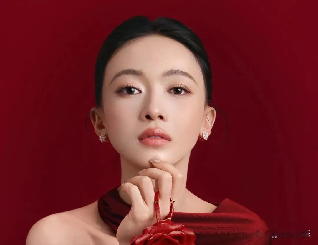 吴谨言深夜发文徐梦桃夺冠那天，整个中国都沸腾了。在那条庆祝微博下，无数人排队