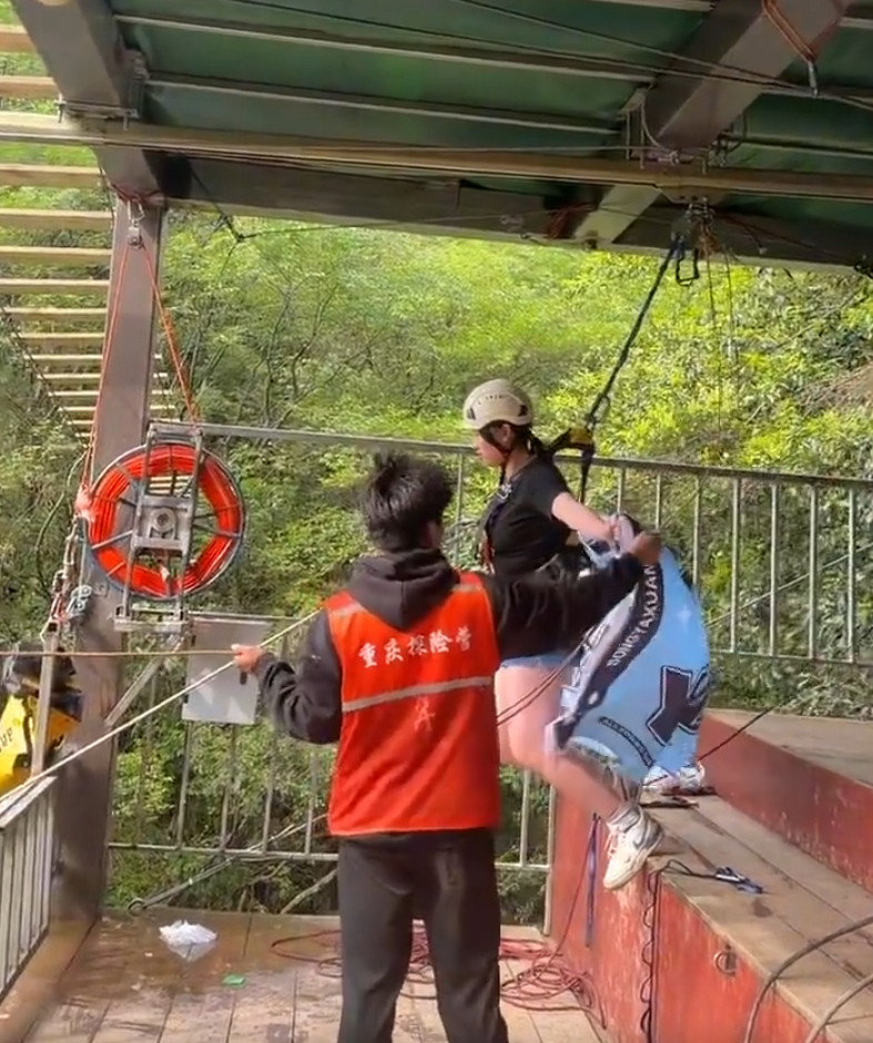 女子坠亡悬崖秋千摆弧300米高风险游乐项目这几年出事并不少了，25年的51期