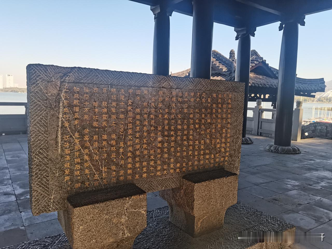 大早晨爬起来就去儿子那屋抢他手机知道我要干什么吗？查看住房公积金贷款利率下调