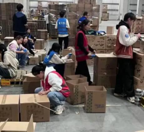 中央亮剑了，十五五规划直接把"遮羞布"扯了下来，5000万大学生，满大街的本科文