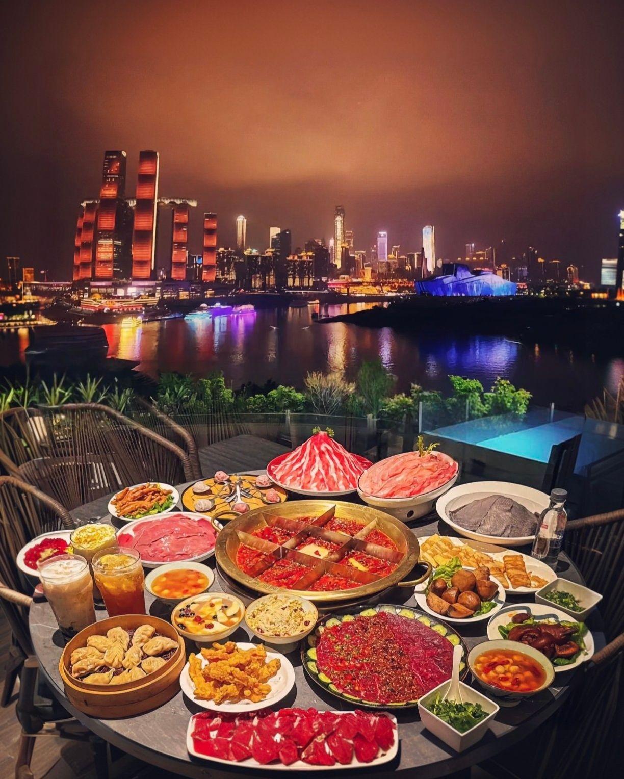 一、中心格（大火猛攻，100℃+，七上八下）超易熟、追求脆嫩的食材，涮8–12秒