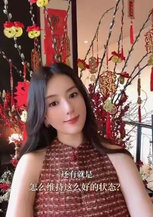 39岁“天王嫂”方媛打破“嫁入豪门就不用带娃”幻想，直言自己是“超人妈妈”，三娃