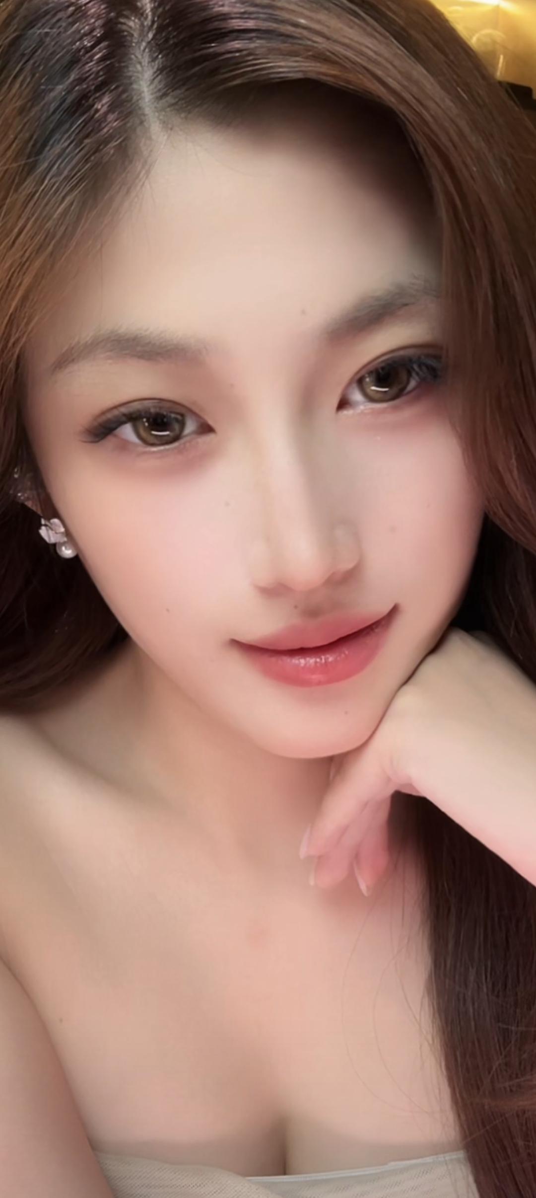 这姑娘看着真温柔啊。