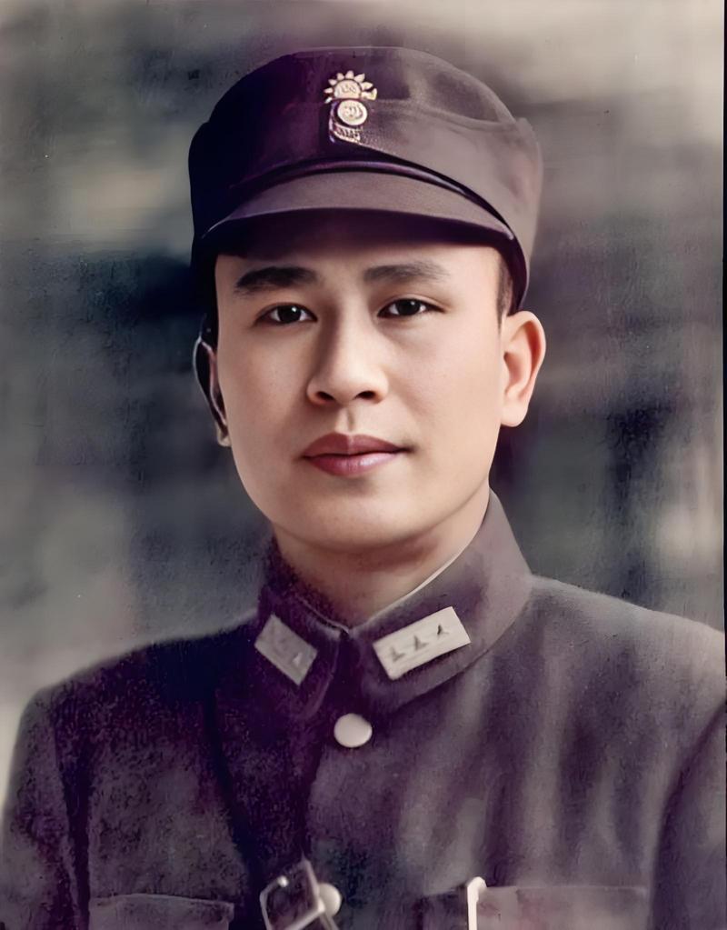 1948年夏，南京国民政府一纸任命震动朝野：国防部长白崇禧调任华中“剿总”总司令