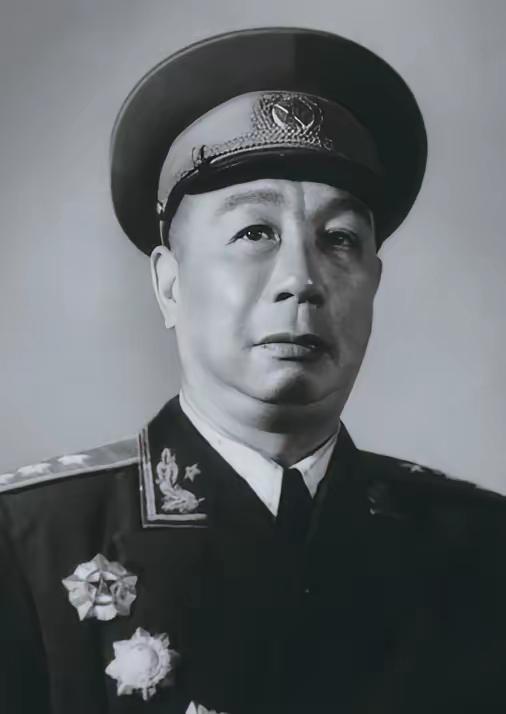 1981年，开国上将陈士榘要离婚，子女们知道后非但不阻拦，反而说：“离婚了也好，