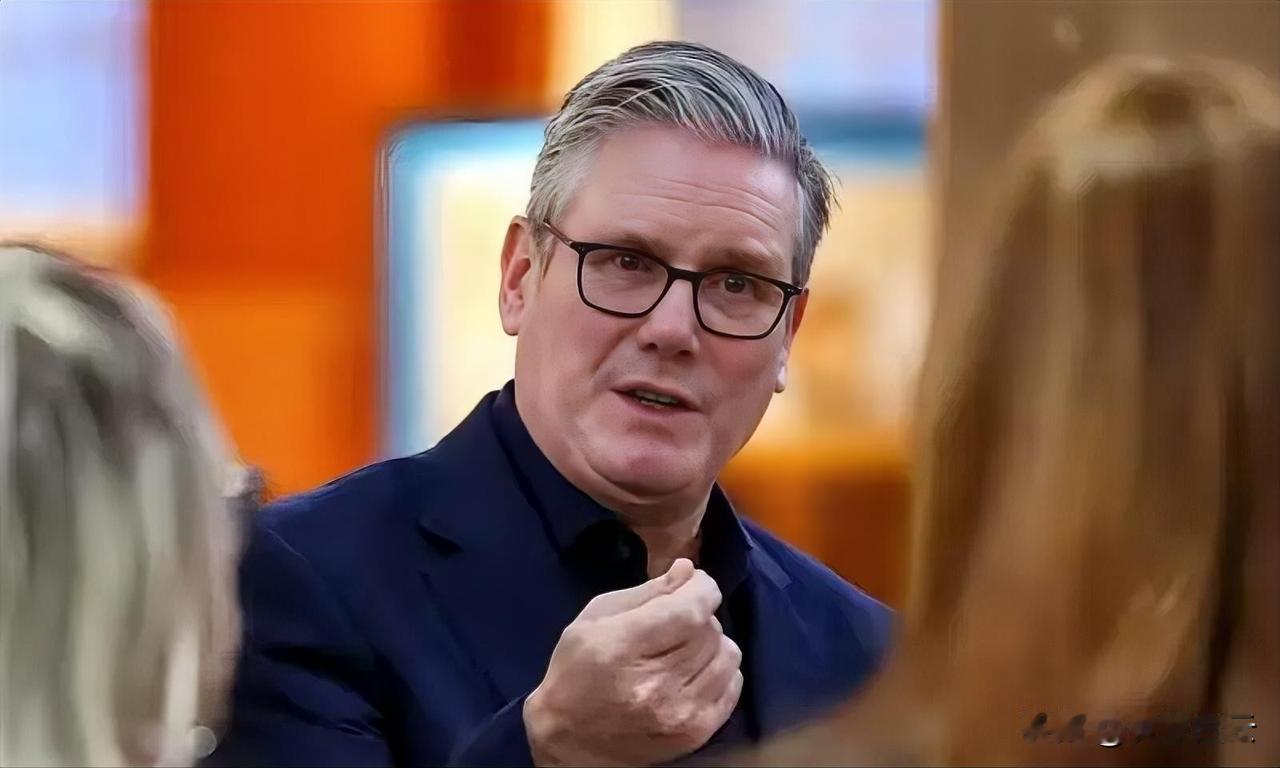 就在刚刚英国首相斯塔默突然宣布了10月28日,据彭博社报道,他称不会因外界施