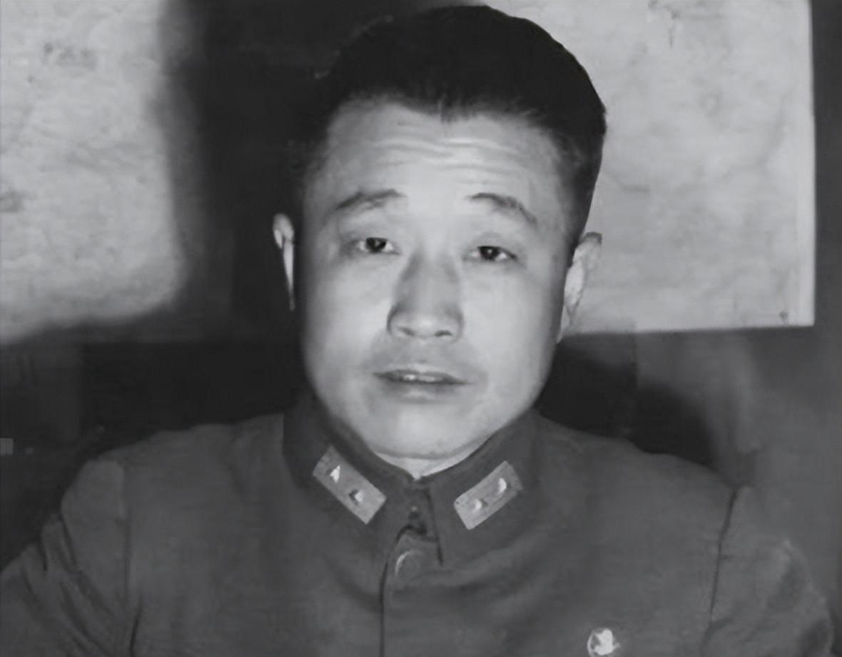 杜聿明去世台湾拒绝发布讣告，杨振宁前往吊唁时感慨大陆讣告竟让我感到意外！195