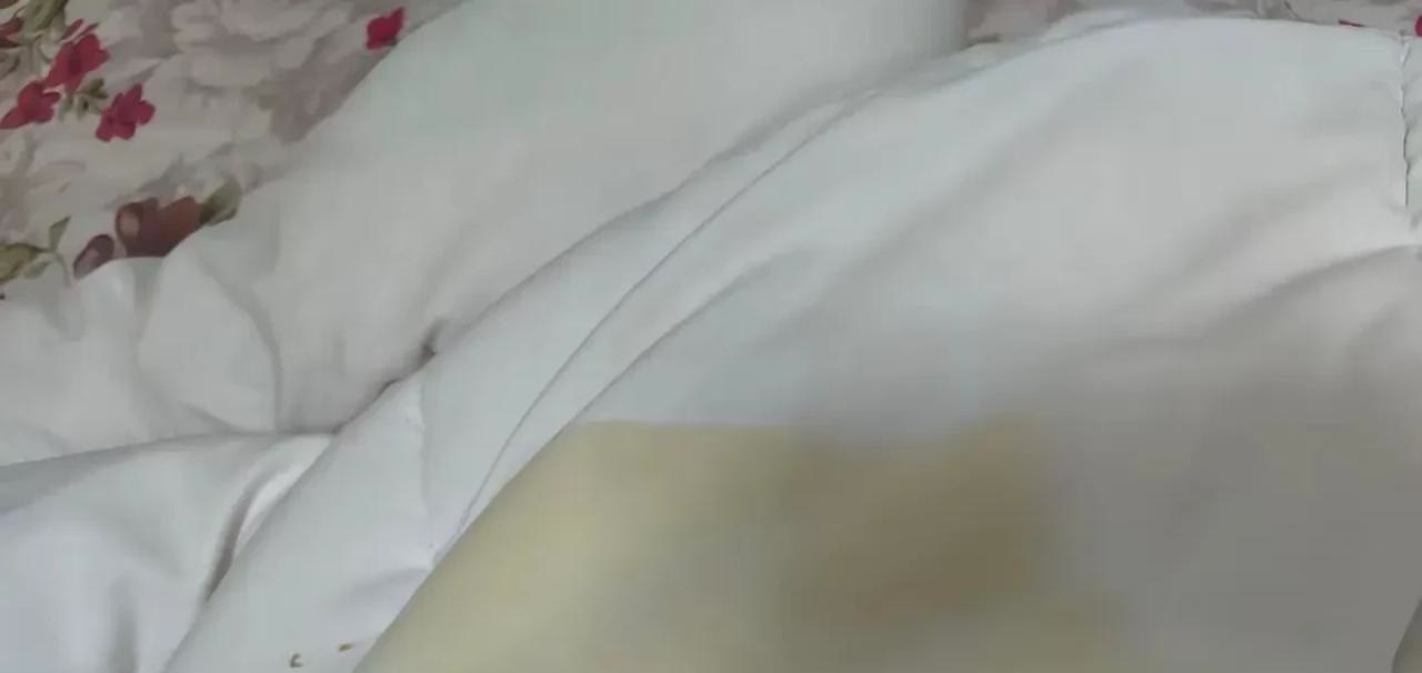 开宾馆遇这客人，气炸！我家宾馆便宜，常来的多是低消费的。前阵来了个外地