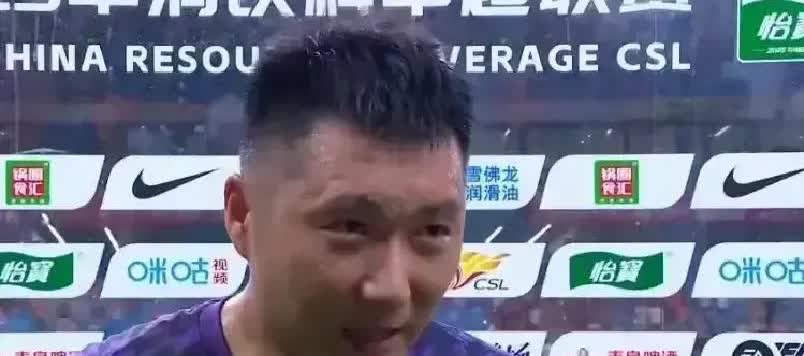 韩镕泽终于等到了！李霄鹏一接手青岛海牛，所有人都懂他会带谁来。韩镕泽是他的人