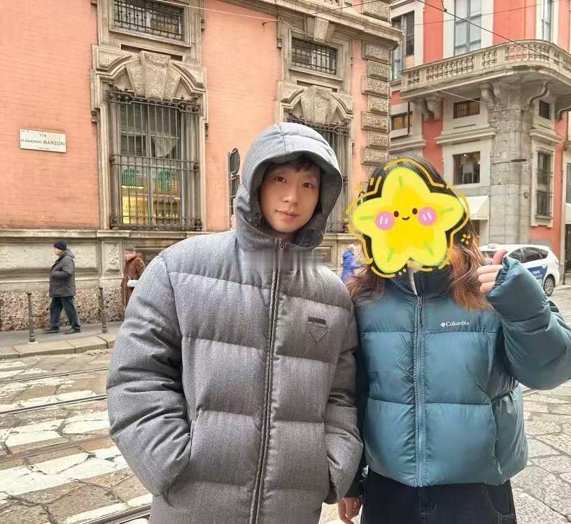 米兰街头偶遇马龙龙队笑容干净气质清爽。人在米兰依然是中国队的排面呀！