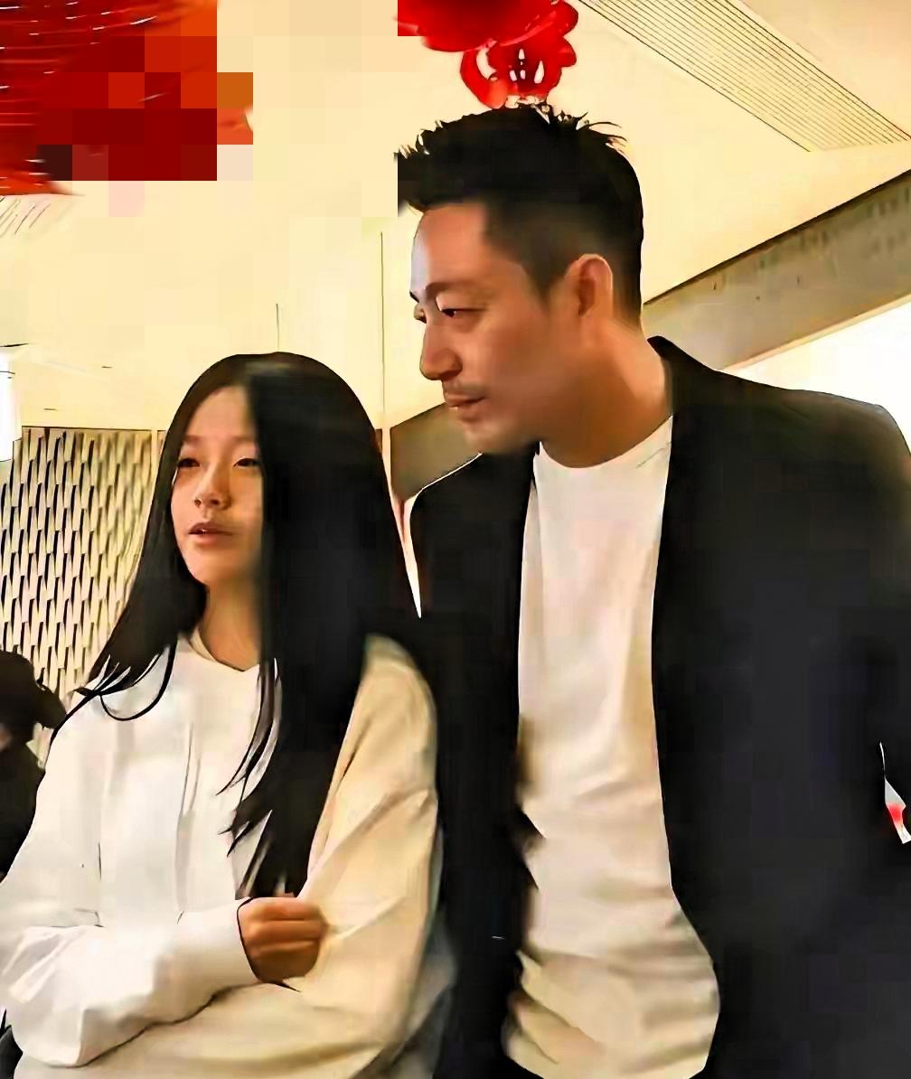 不接孩子回京另有隐情，二婚家庭的心酸无人读懂全网都在纠结孩子转学、资产纠纷