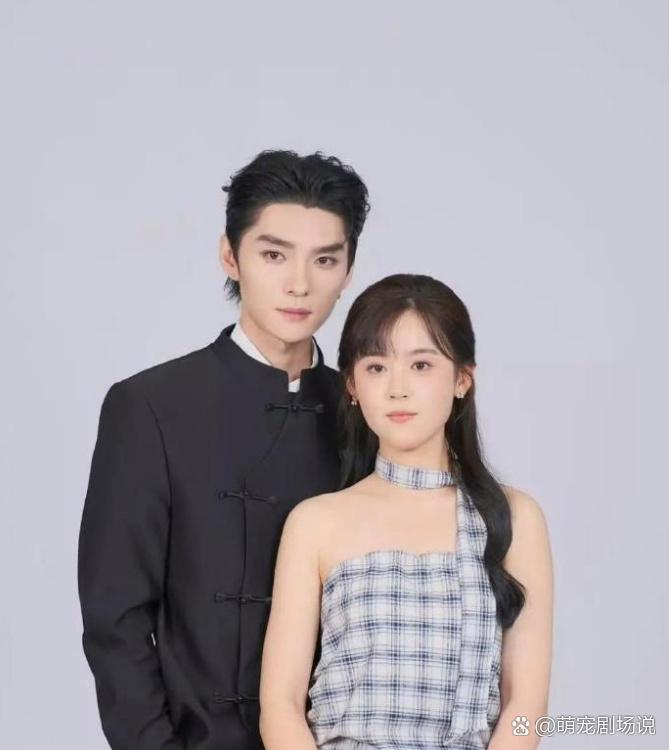 不是，现在短剧男主都化这么重的妆吗？