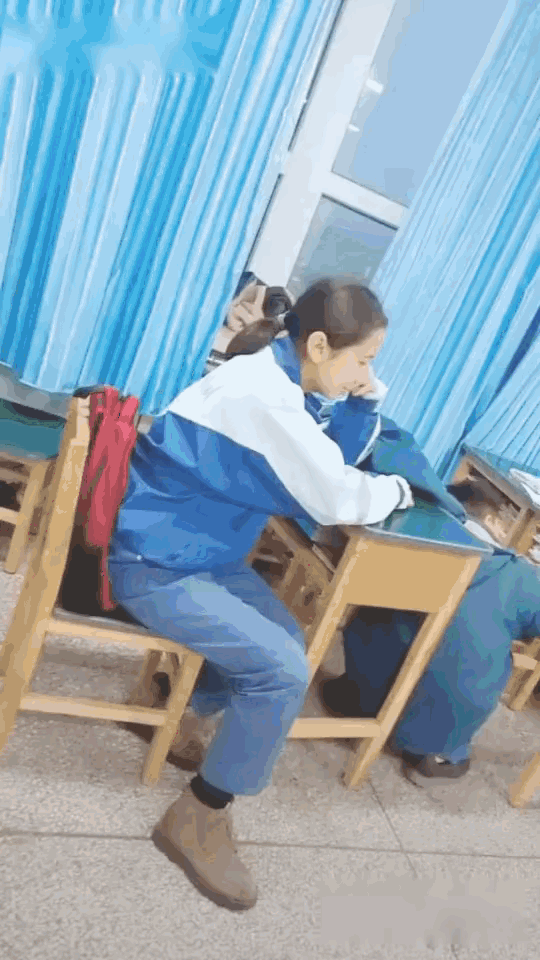 只要自己不尴尬，尴尬的就是别人！[捂脸哭][捂脸哭]