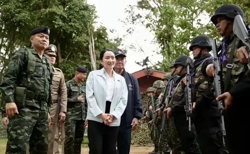 洪森家族会倒下吗？泰国军方26日宣布夺回战略要地围茄子山，此前一直被柬埔寨军队控