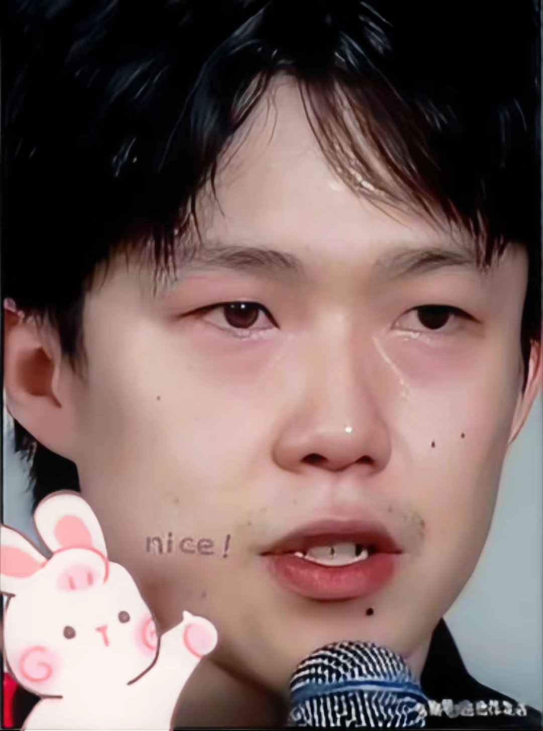 我心里咯噔一下！这不是累，这是透支了。刚在单打跟弗朗西斯卡死磕完，转头就得投入双