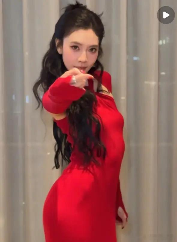 没人选宋妍霏的原因找到了刷到一个视频，说宋妍霏每次选人都用自己的一套标准化流程让