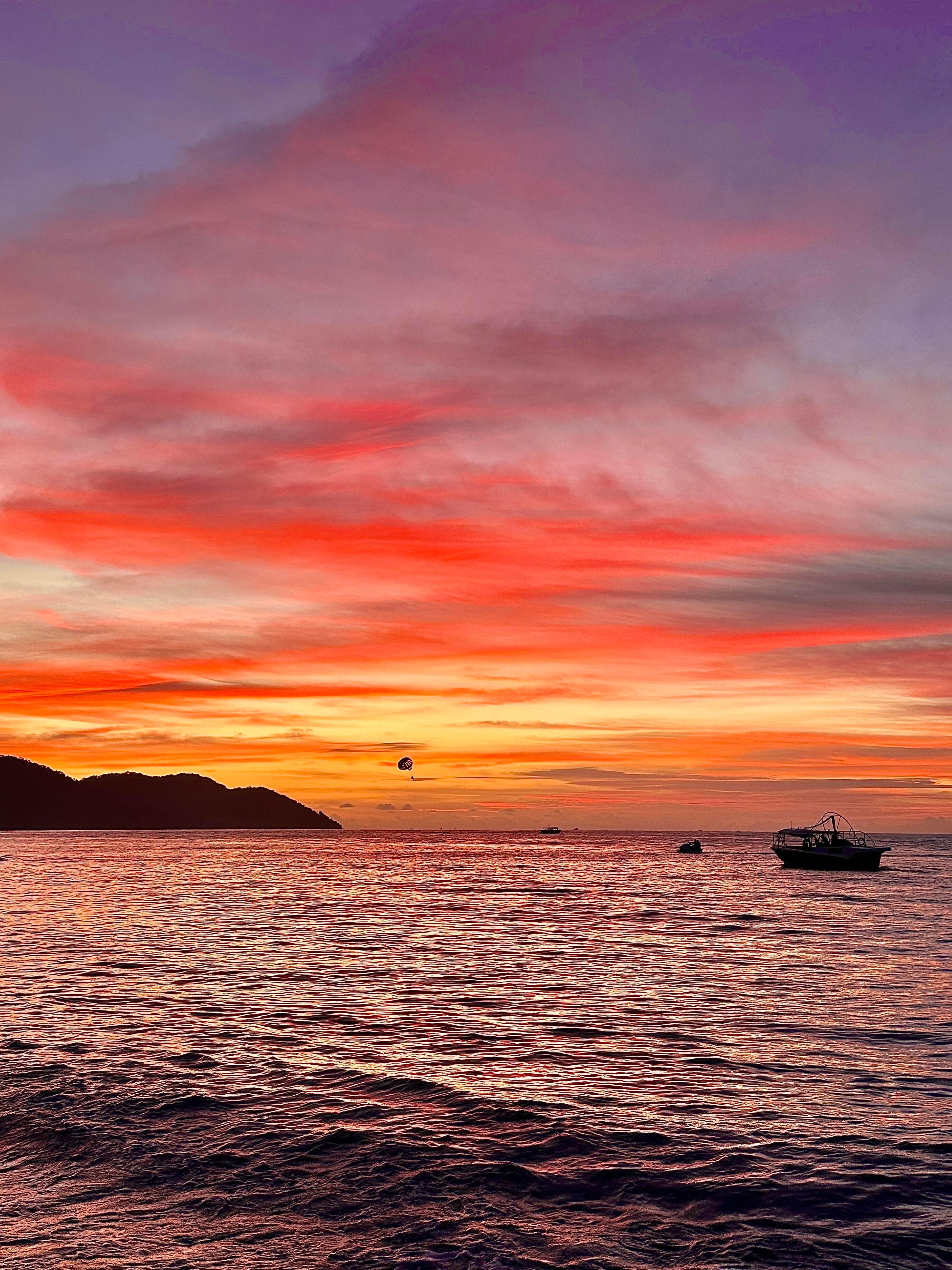 拍之前一定要擦擦镜头！！放大到2-5倍拍调色参数⬇️鲜明度➕30阴影➕20亮度➕