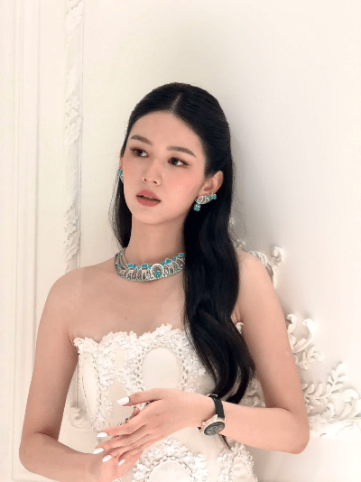 周也Dior活动，美得很稳定，气质比以前更成熟高级了！