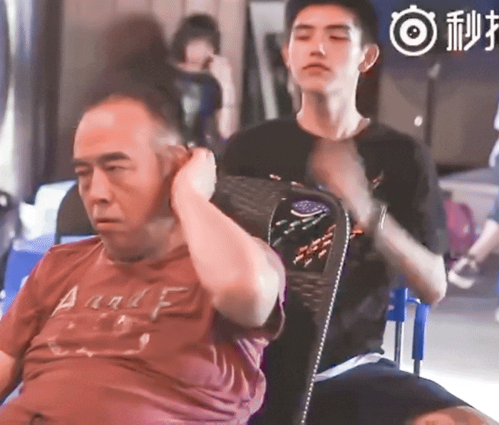 阿瑟就馋成这样阿瑟真的好可爱​​​