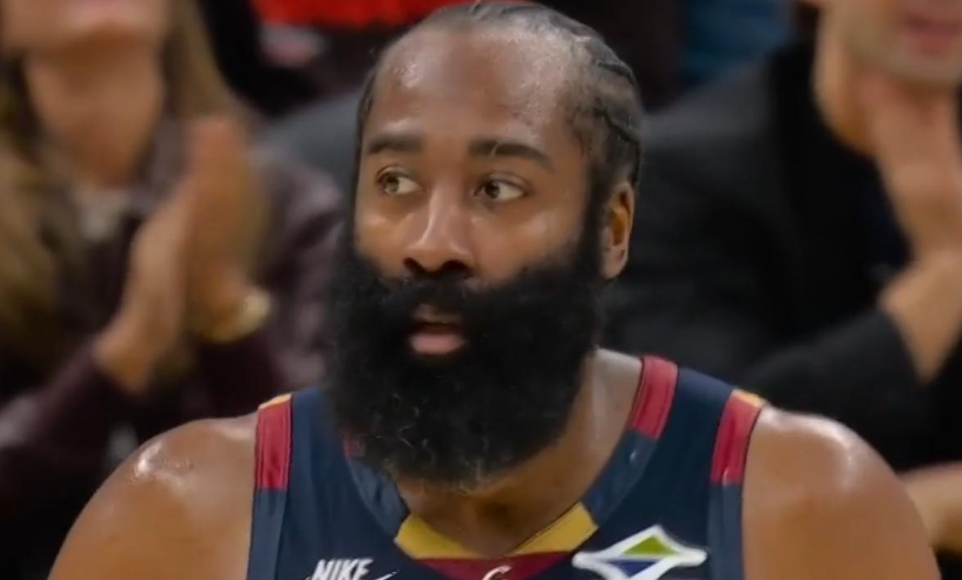 登迷来说一下，哈登这场对凯尔特人确实沮丧放弃了防守没有，看着别人得分，两分三