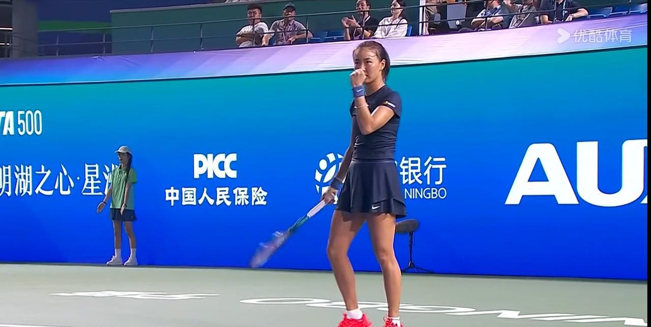 整场昏昏沉沉、无精打采，难道王美人真的变成了球迷口中只会摆臀的“睡美人”！？