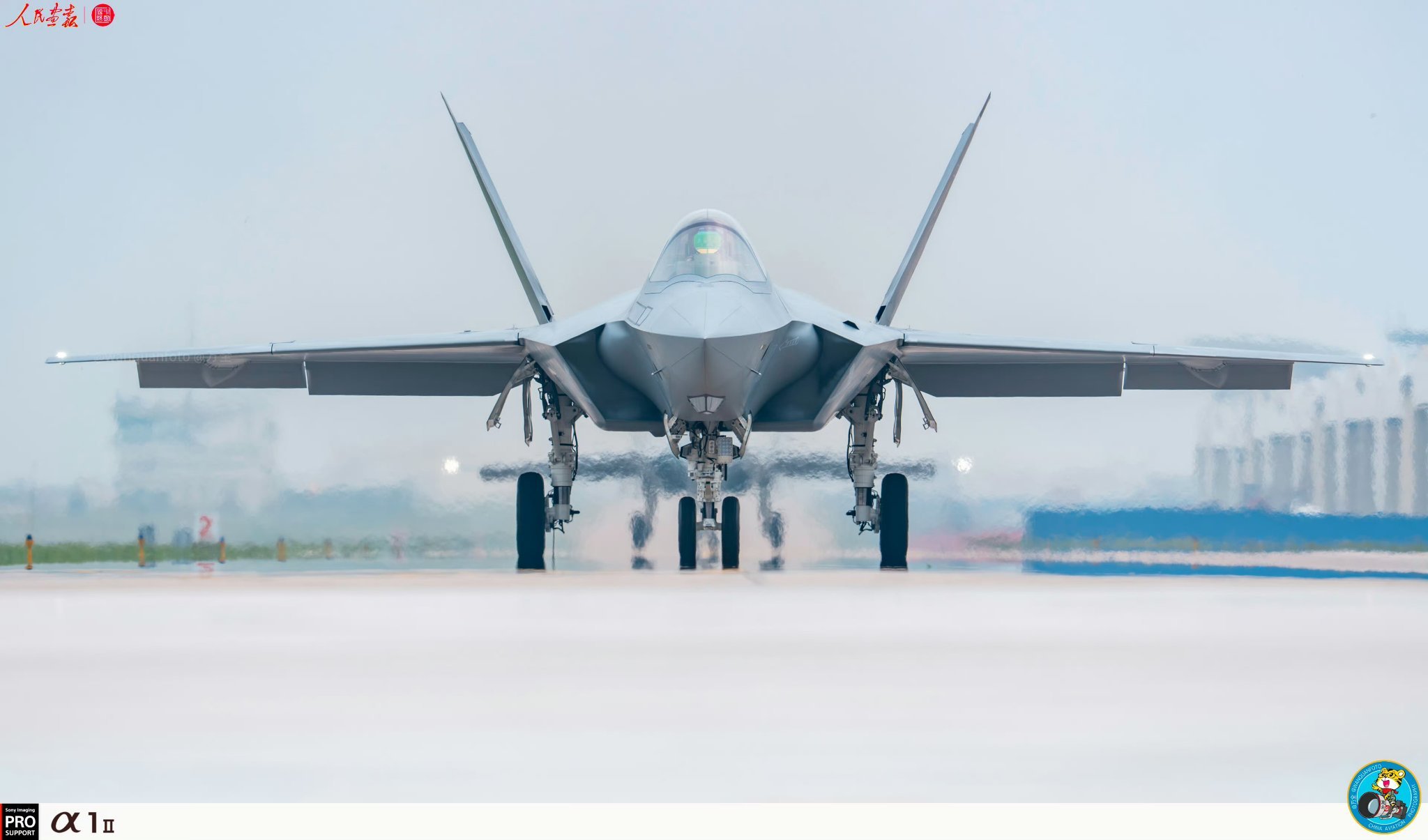 J35、J15TD舰载机美图东大的舰载机队质量完全超越了美军，希望数量早日超过