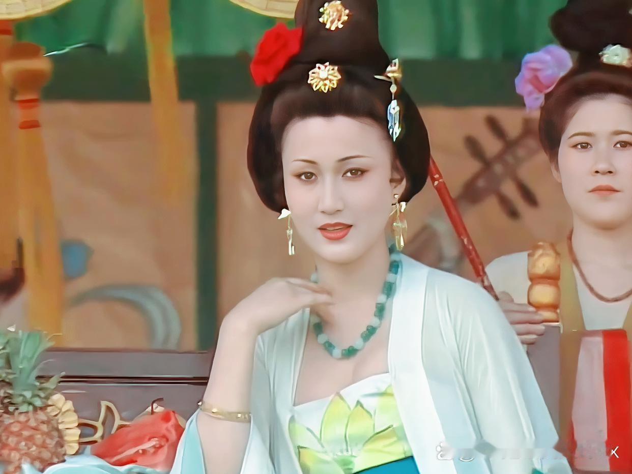 为角色增重五十斤，依旧美的倾国倾城，简直是从史书中走出来的杨贵妃啊