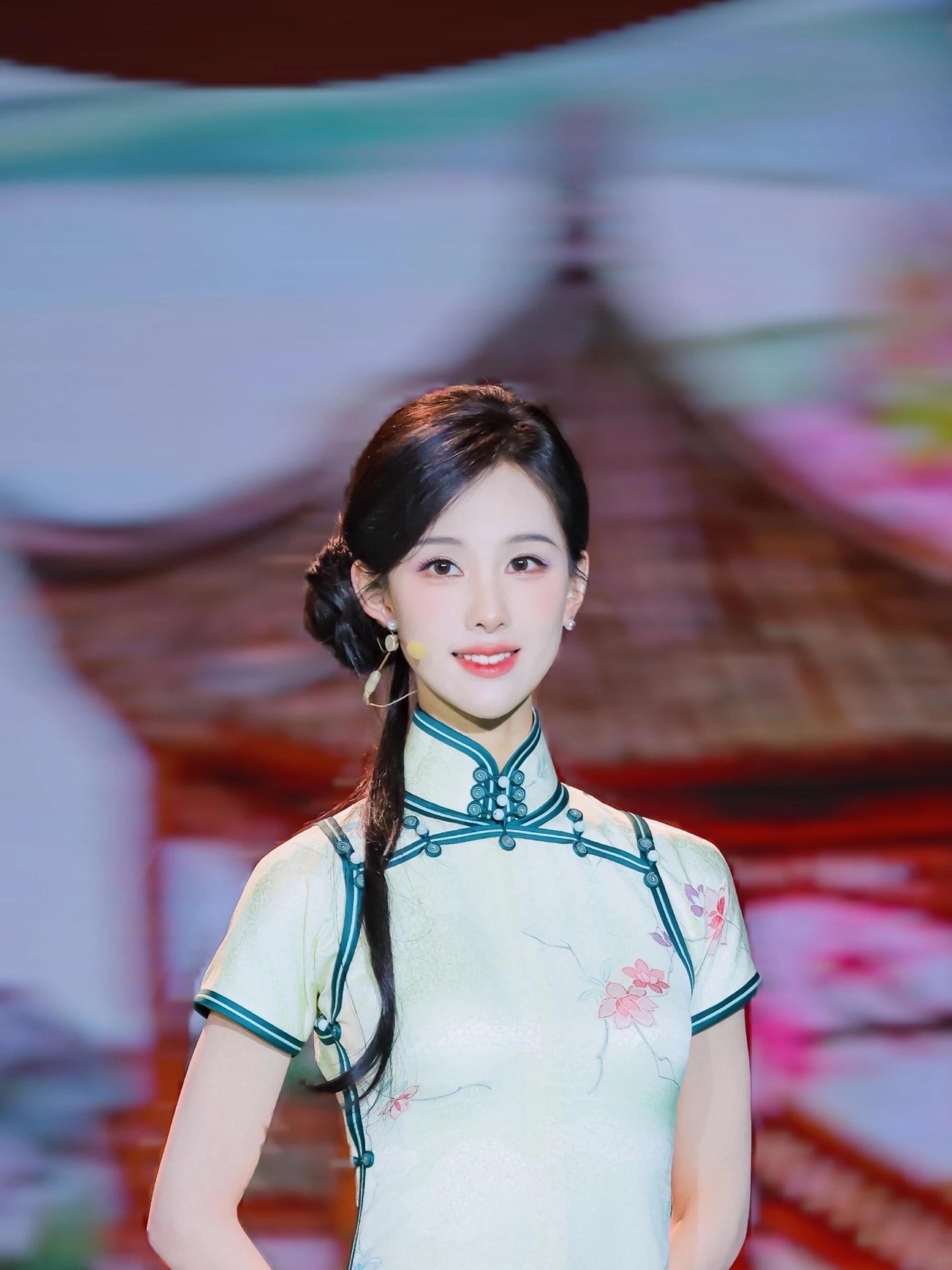 陈都灵的美貌，嘟猫的荣耀！绝美了这个小嘟嘟！！快到我手心🤲🤲