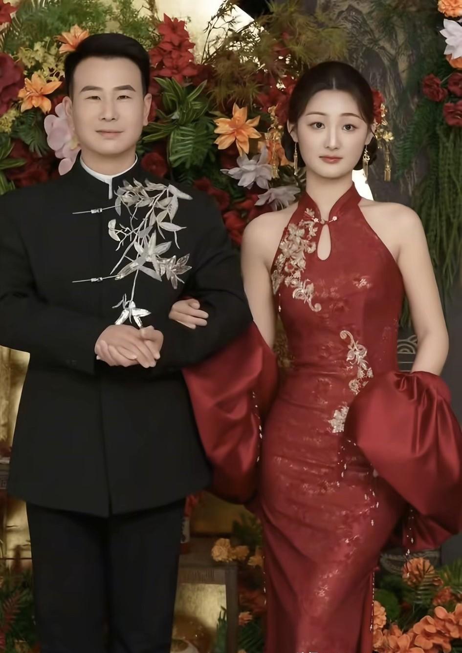 陈亚男郭新朋订婚现场：这笑容里，藏着对过往最好的告别订婚宴的热闹藏不住！陈