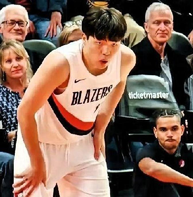 美媒给这七位打过NBA的中国球员起的外号,有的听着挺霸气,有的却有点尴尬。姚明被