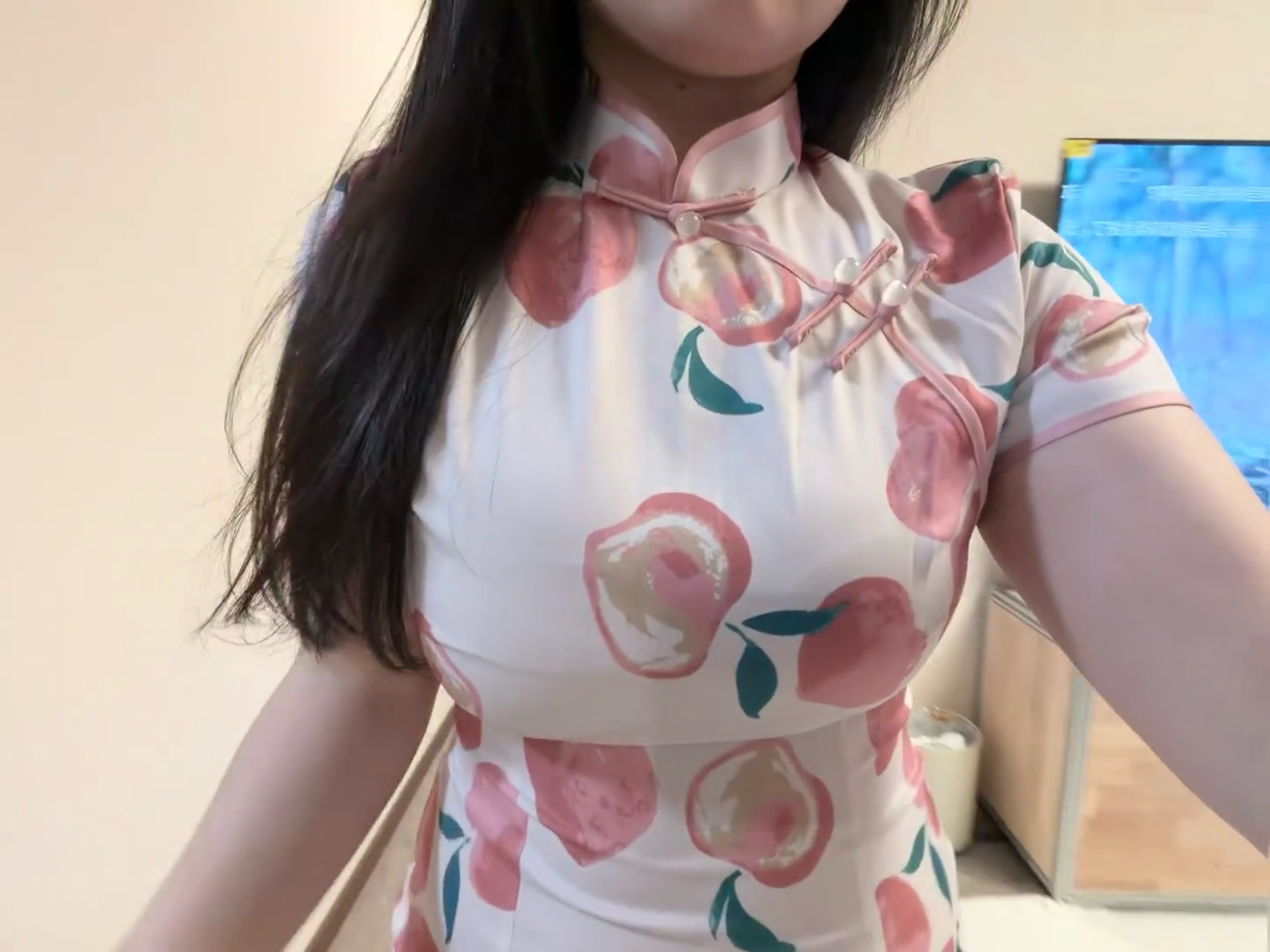 今天不穿运动服穿旗袍做女人​​​