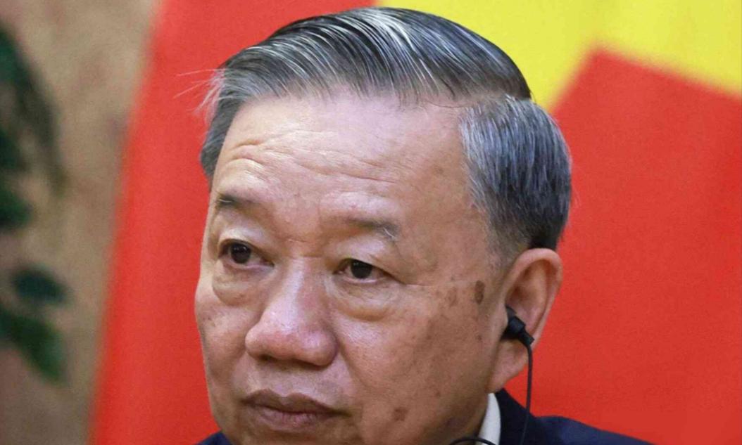 这就是背刺中国的代价！越南被美欧轮番吸血，这下没有一国肯帮他，越南当初把整个东盟