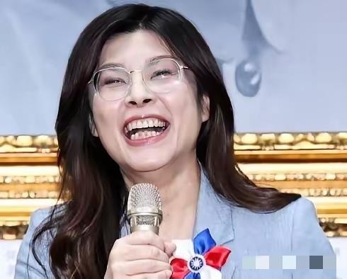 “草台班子永远上不了大舞台”！郑丽文上任半年，文传会主任这把椅子已经烫走了两任。