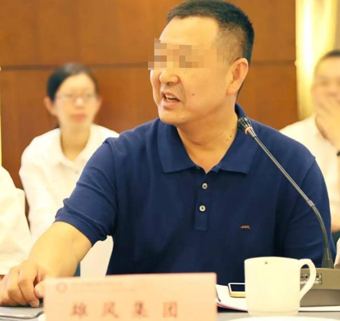 欠债20亿的超级老赖，在国内是到处哭穷躲执行，在国外却住着千万豪宅逍遥度日子。