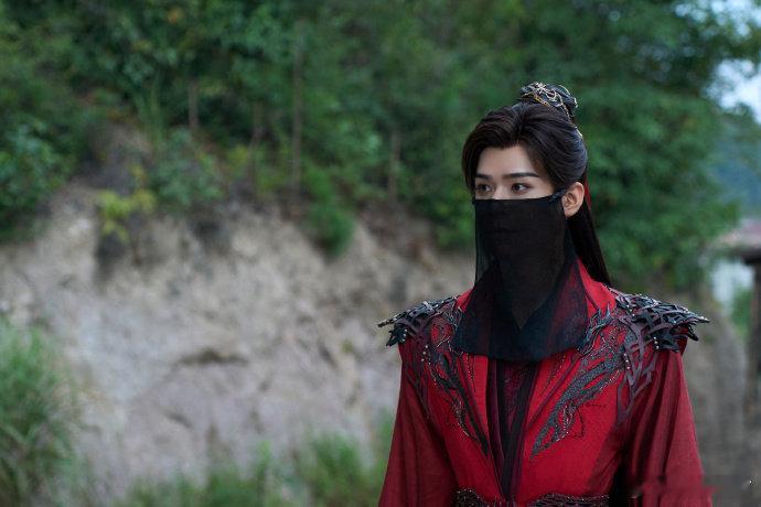 苏暮雨对战剑无敌这波高能场面太绝了，千钧一发之际山雨晚来强势开大，万千白剑化银丝