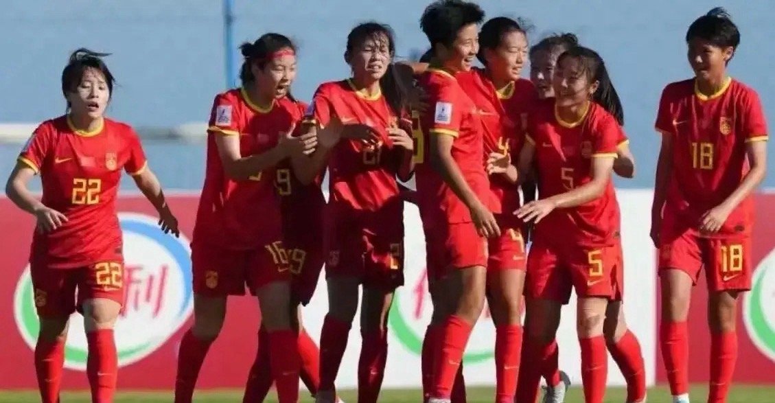 让我们恭喜女足[玫瑰]女足世界杯，八强已出4席，分别是1，🇧🇷巴西女足—美洲