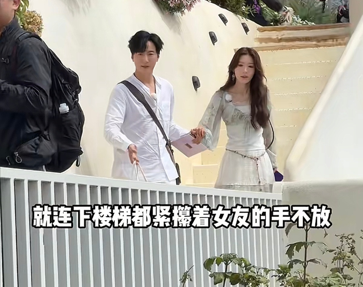 高梓淇恋情高梓淇和新女友，不过高梓淇和蔡琳都离婚5年多了，开始新生活也正常。​