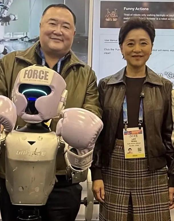 58岁杨澜同框60岁吴征，这状态对比太真实了。拉斯维加斯。CES2026现