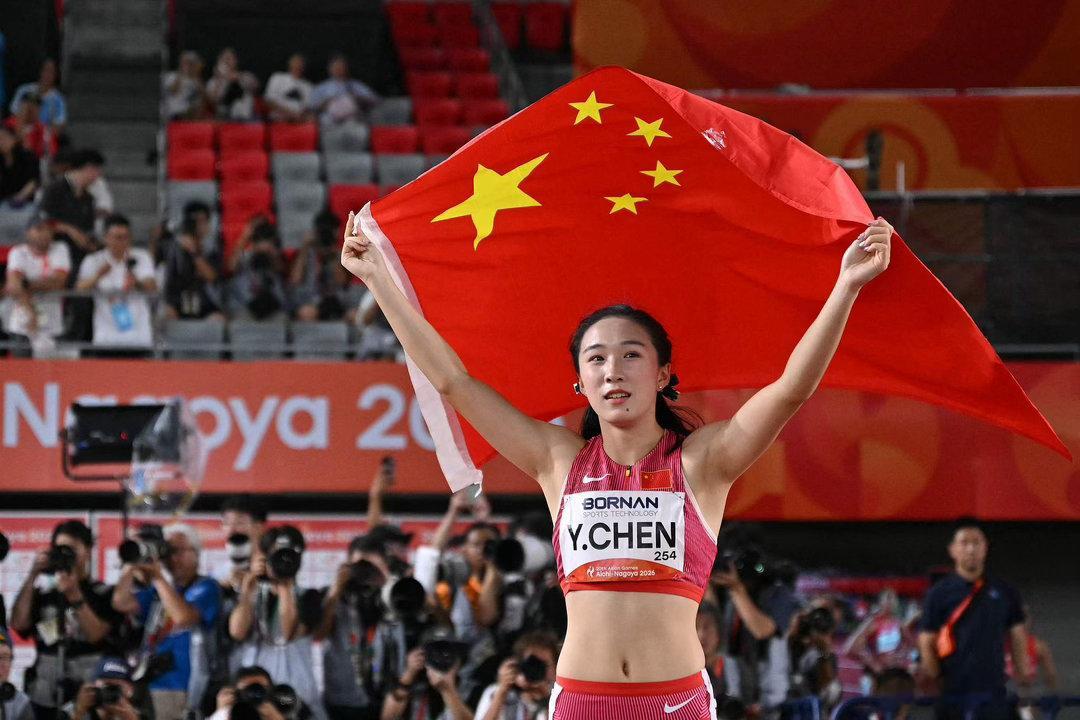 亚运赛场刮起中国青春风暴！4x100米混合接力，中国队40秒78逆转泰国，陈妤颉