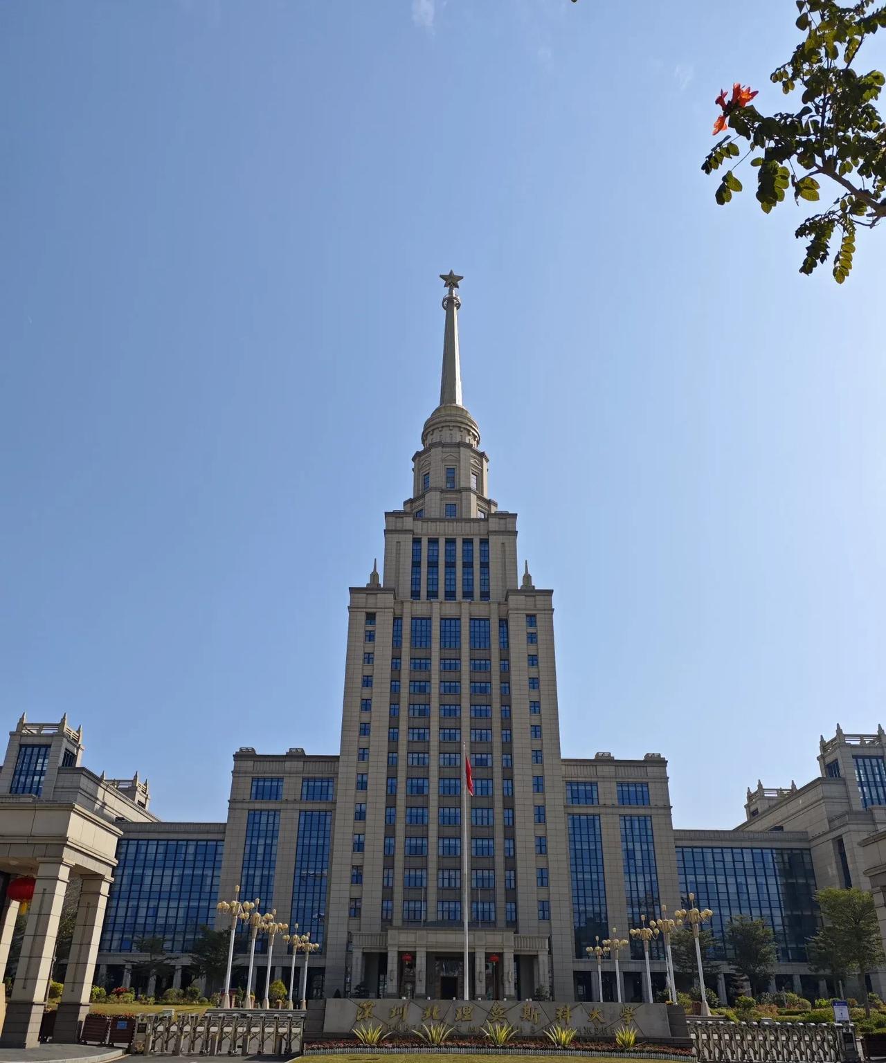 乌克兰在五月九号就能决定自己的的命运。它要是毁了莫斯科红场阅兵仪式，那么乌克兰