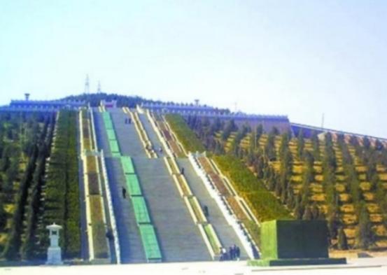 [点赞]2011年，修建了两年的华国锋陵墓终于竣工了，事后一统计，一共花费了1