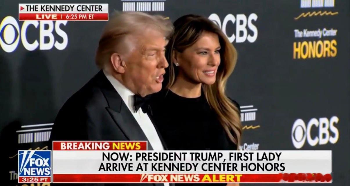 ‼️特朗普谈到Netflix收购华纳兄弟的交易时说：“这有一个过程，我们拭目以待