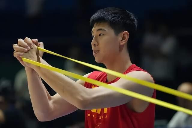 随队记者关辛更新动态，四外援度假归来，但朱芳雨已补强新大外援的消息已在路上。奎