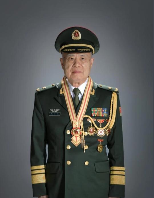 不用怕了！著名军事专家钱七虎院士给我们老百姓吃了一颗定心丸！中国工程院院士钱七虎