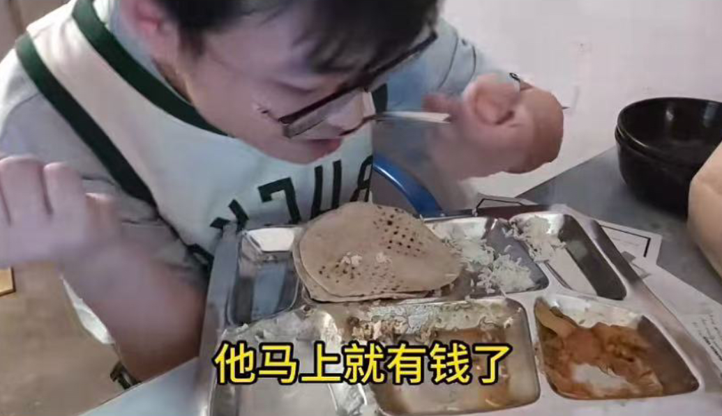 中国小伙留学印度晒餐食